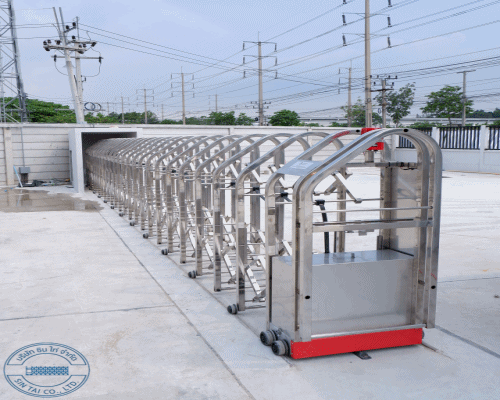 ผลงานการติดตั้งประตูบานเลื่อนพับเก็บ (Auto)รุ่น 660 ให้กับ บริษัท คิว เฟรม จำกัด (นิคม WHA1 ชลบุรี)