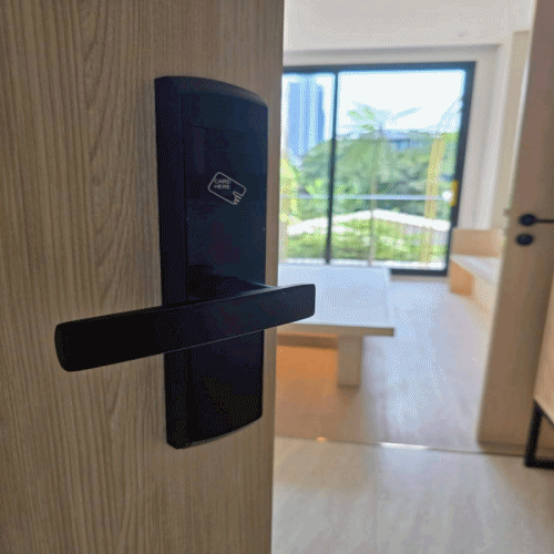 ผลงานติดตั้ง Digital door lock ที่โรงแรม Bangkokian